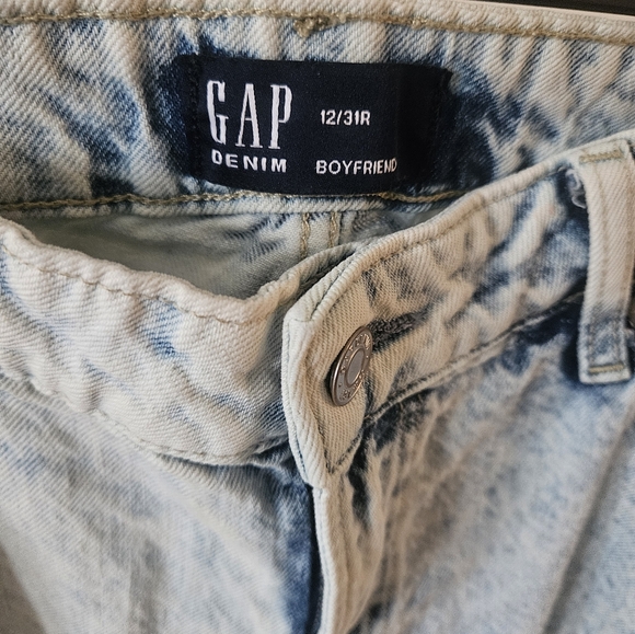 GAP boyfriend denim jeans - Picture 2 of 5